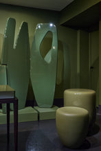 Charger l'image dans la galerie, Reda Amalou, Table d'appoint DOT, laque mat