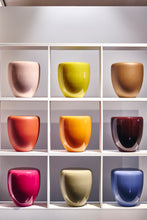 Charger l'image dans la galerie, Reda Amalou, Table d'appoint DOT, laque mat