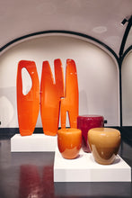 Charger l'image dans la galerie, Reda Amalou, Table d'appoint DOT, laque brillante