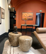 Charger l'image dans la galerie, Reda Amalou, Table d'appoint DOT en coquille d'œuf,