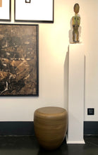 Charger l'image dans la galerie, Reda Amalou, Table d'appoint DOT, laque bicolore,