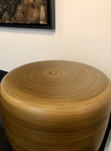 Charger l'image dans la galerie, Reda Amalou, Table d'appoint DOT, laque bicolore,