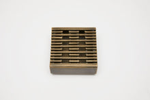 Charger l'image dans la galerie, Reda Amalou, Cendrier Lines